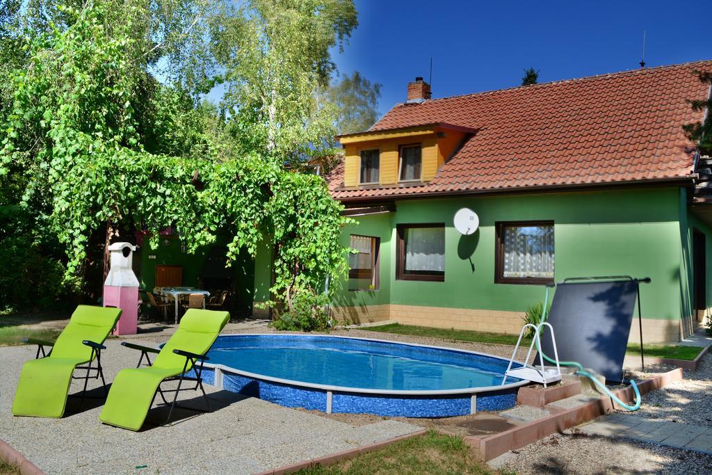 Areal Hradisek Villa Klobouky u Brna ภายนอก รูปภาพ