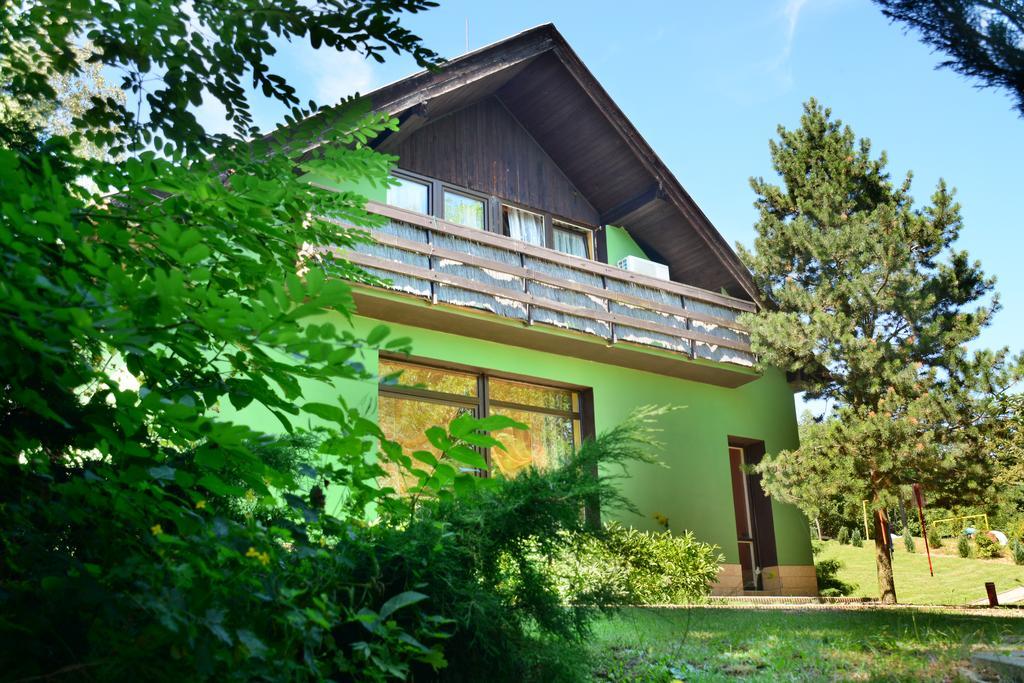 Areal Hradisek Villa Klobouky u Brna ภายนอก รูปภาพ